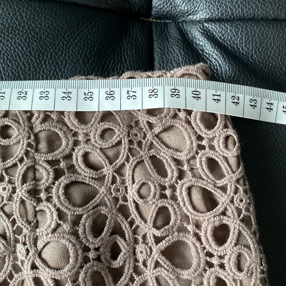 JONES NEW YORK COLLECTION PETITE tan/brown lace skirt with lining Size 10P - Picture 6 of 9